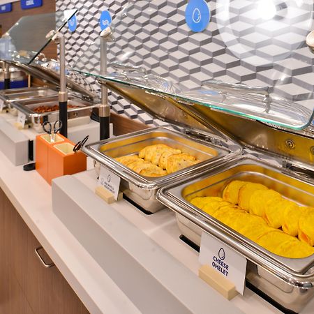 סנט פיטרס Holiday Inn Express & Suites - St Peters By Ihg מראה חיצוני תמונה
