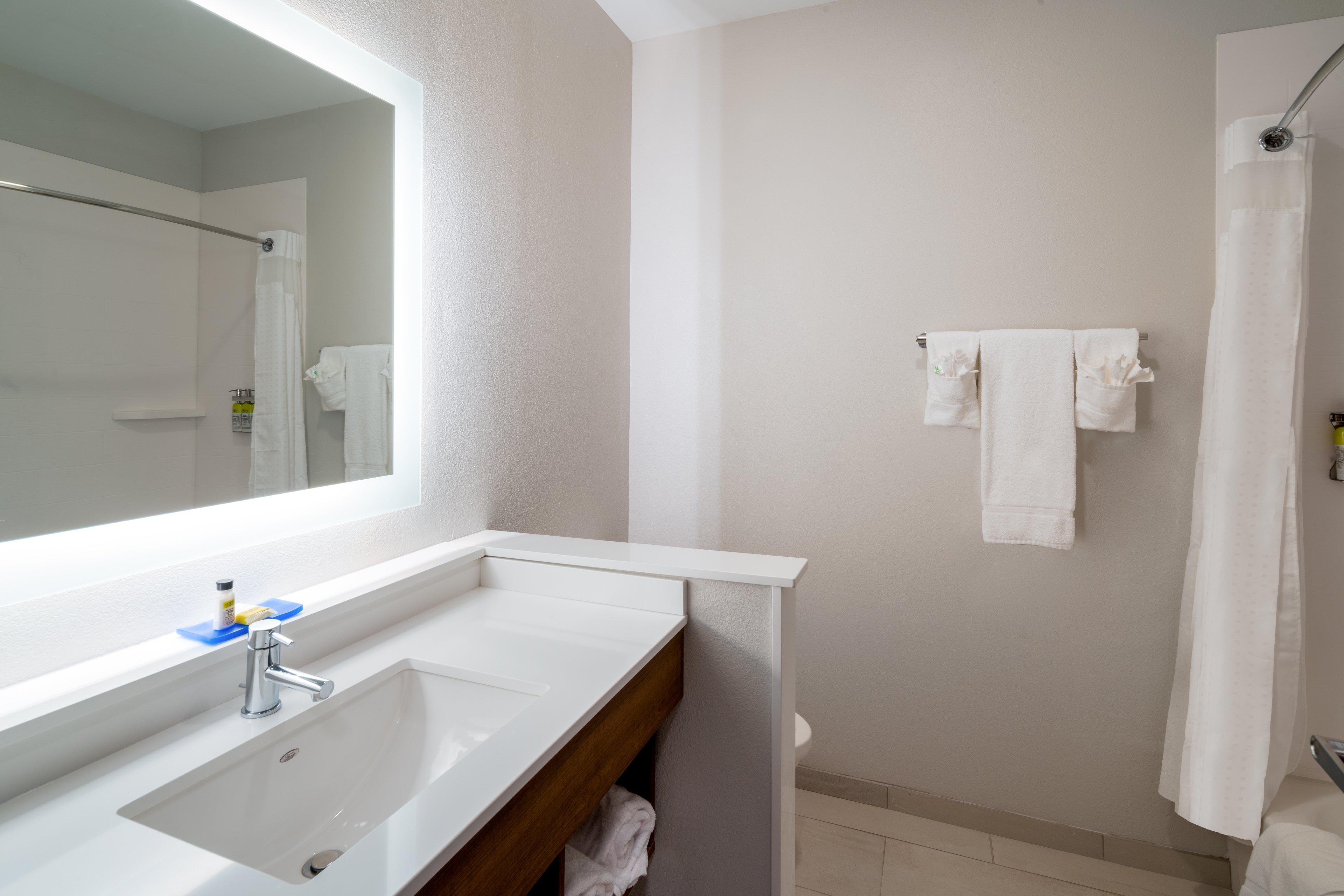 סנט פיטרס Holiday Inn Express & Suites - St Peters By Ihg מראה חיצוני תמונה